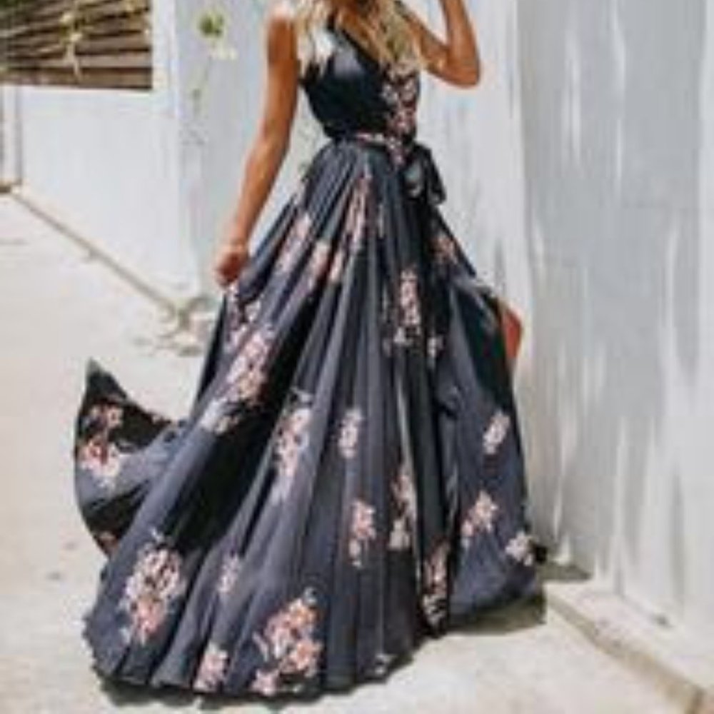 VICI - Pristine Petals Sleeveless Diana Maxi Dress